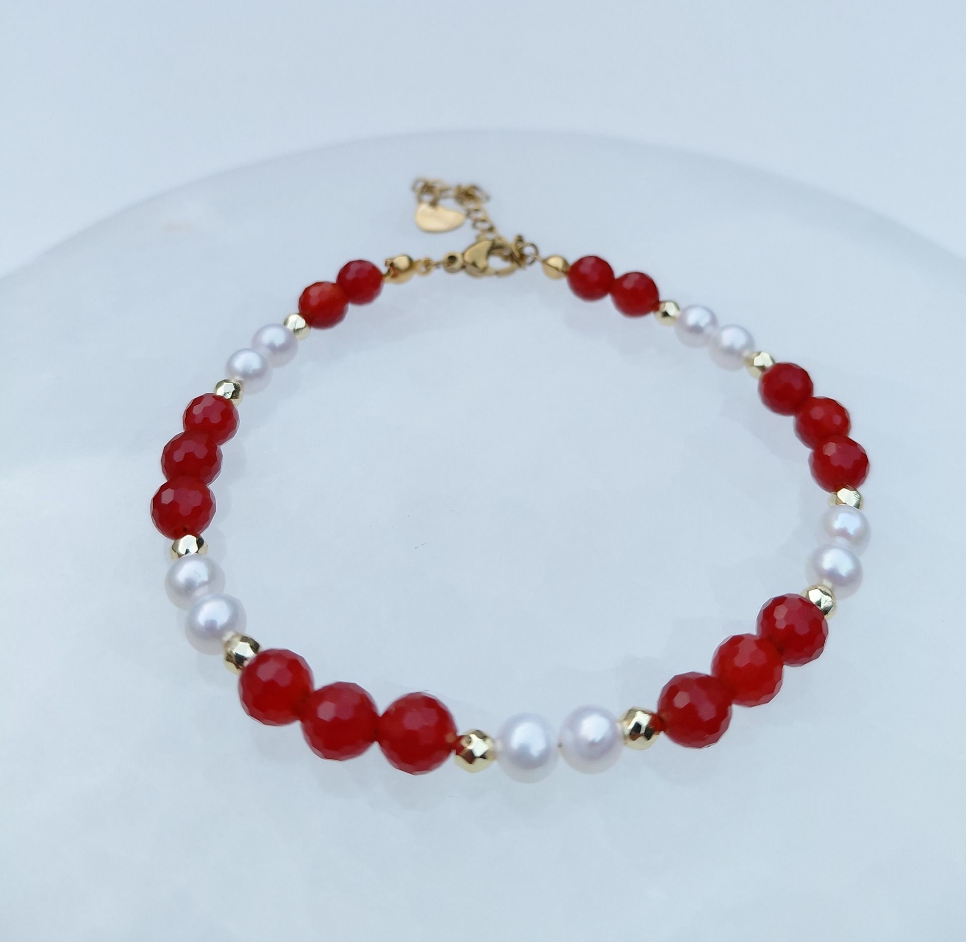 Bracelet "Éclat Féminin"   Cornaline Facettée AA perles d'Eau Douce AA